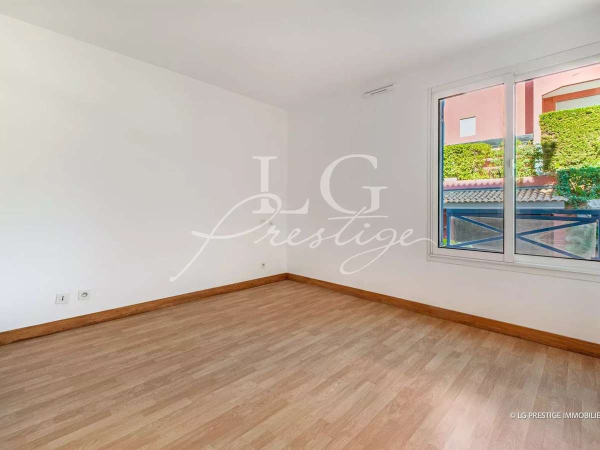 Apartment Mandelieu-la-Napoule