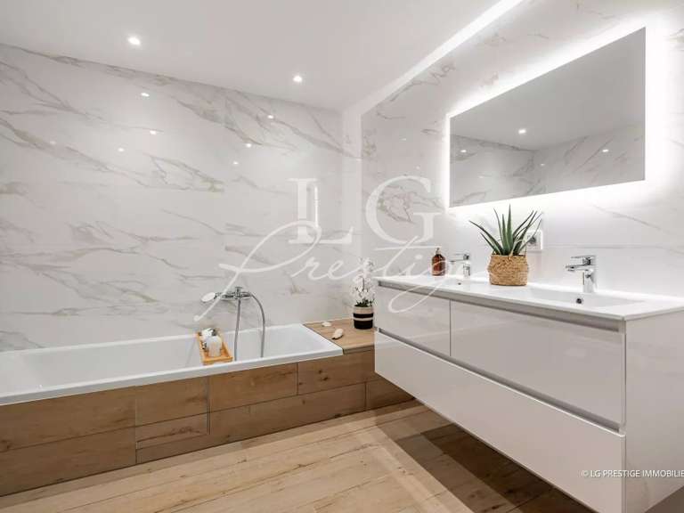 Apartment Mandelieu-la-Napoule - 3 bedrooms - 103m²