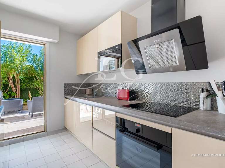 Apartment Mandelieu-la-Napoule - 2 bedrooms - 81m²