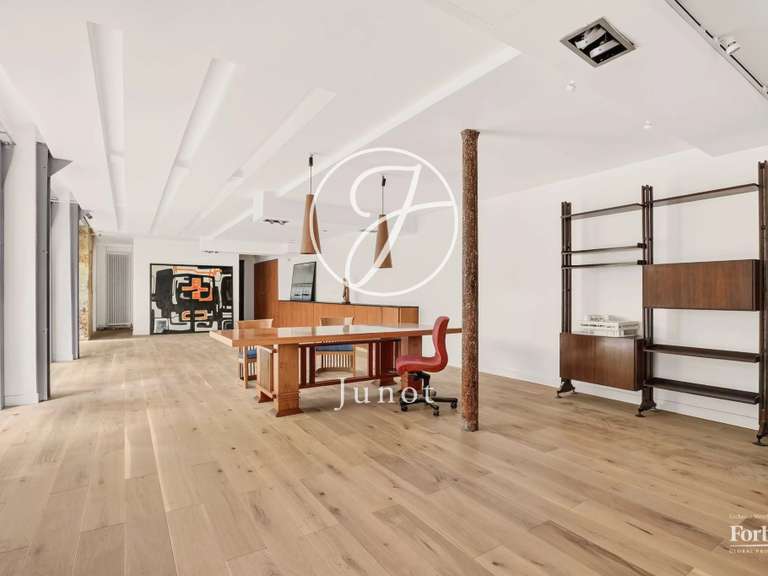 Appartement Paris 9e - 3 chambres - 210m²