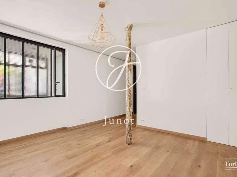 Appartement Paris 9e - 3 chambres - 210m²