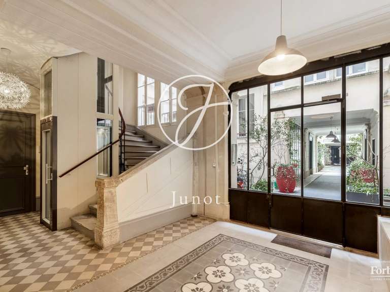 Appartement Paris 9e - 3 chambres - 97m²