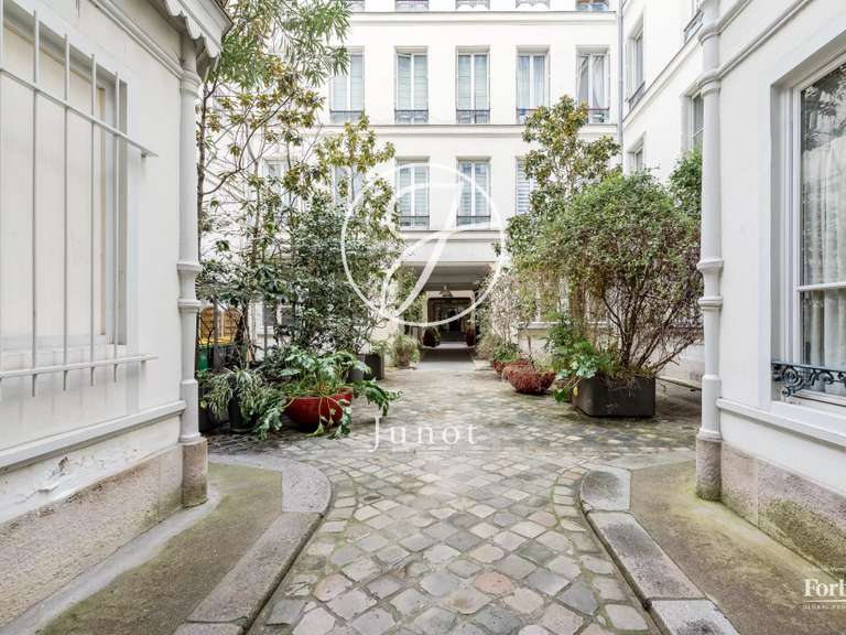 Appartement Paris 9e - 3 chambres - 97m²