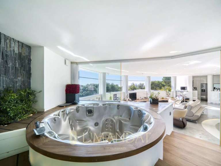 Apartment Roquebrune-Cap-Martin - 3 bedrooms - 330m²