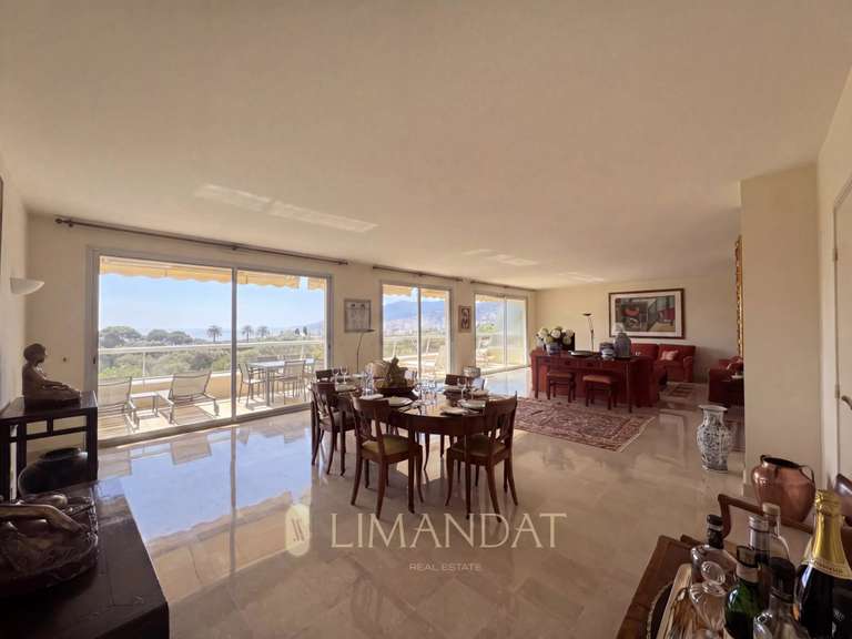 Apartment Roquebrune-Cap-Martin - 4 bedrooms - 177m²