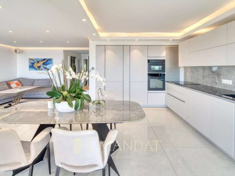 Apartment with Sea view Cannes - 2 bedrooms - 82m²