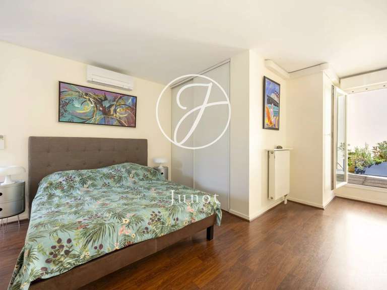 Appartement Courbevoie - 4 chambres - 165m²