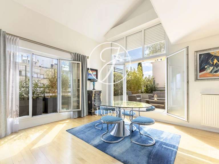 Apartment Courbevoie - 4 bedrooms - 165m²