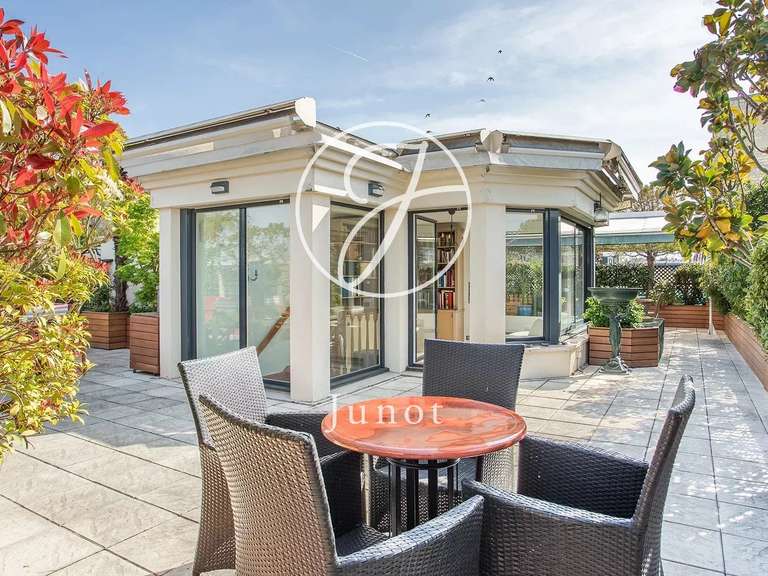 Apartment Neuilly-sur-Seine - 3 bedrooms - 134m²
