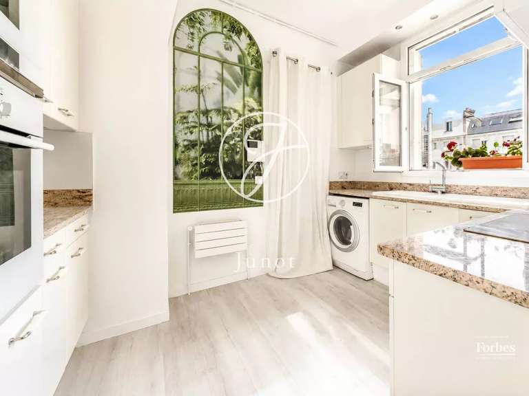 Apartment Neuilly-sur-Seine - 3 bedrooms - 115m²