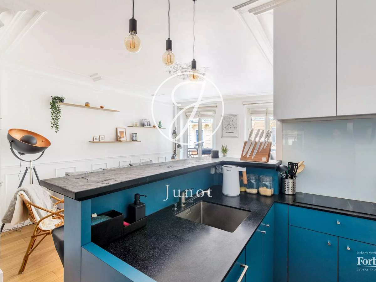 Apartment Paris 9e
