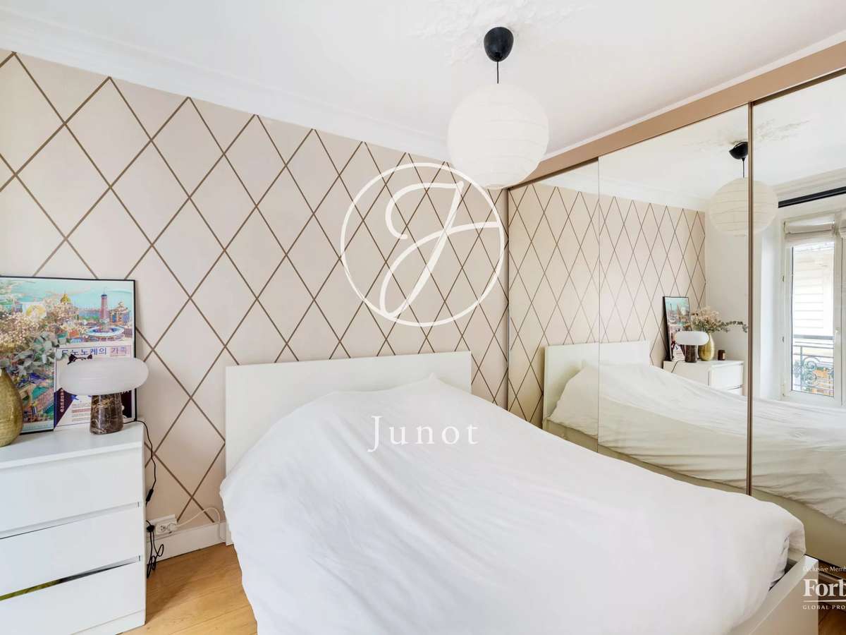 Apartment Paris 9e