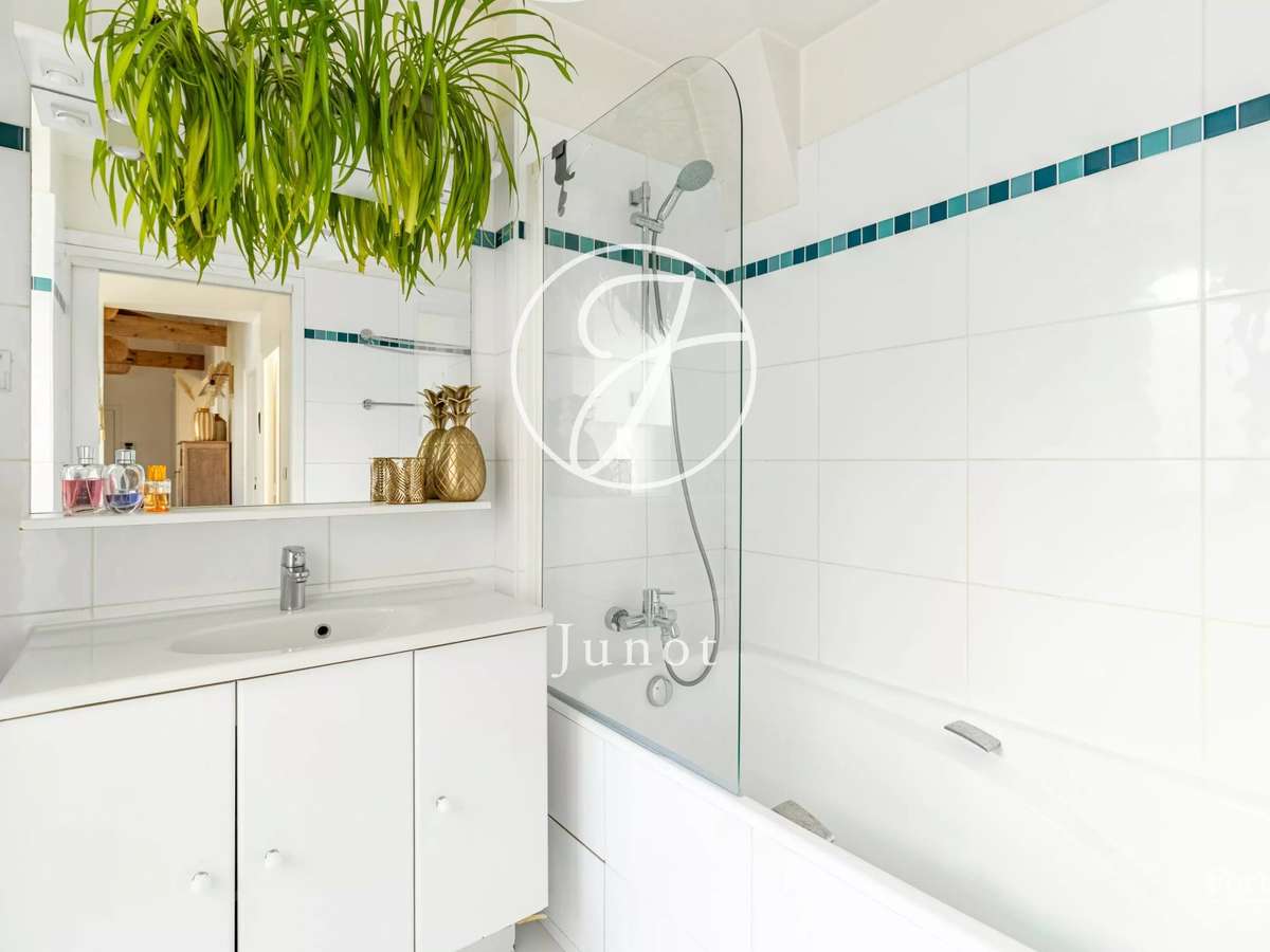 Apartment Paris 9e