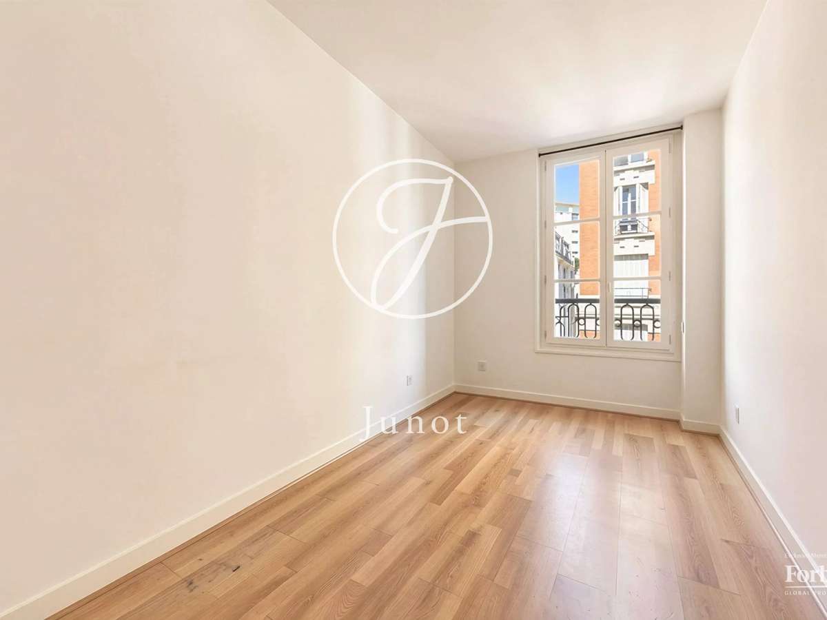 Apartment Paris 9e