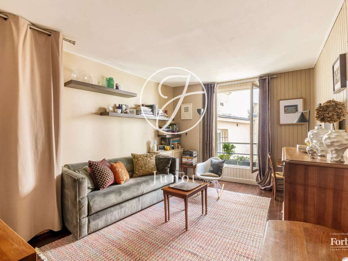 Apartment Paris 2e