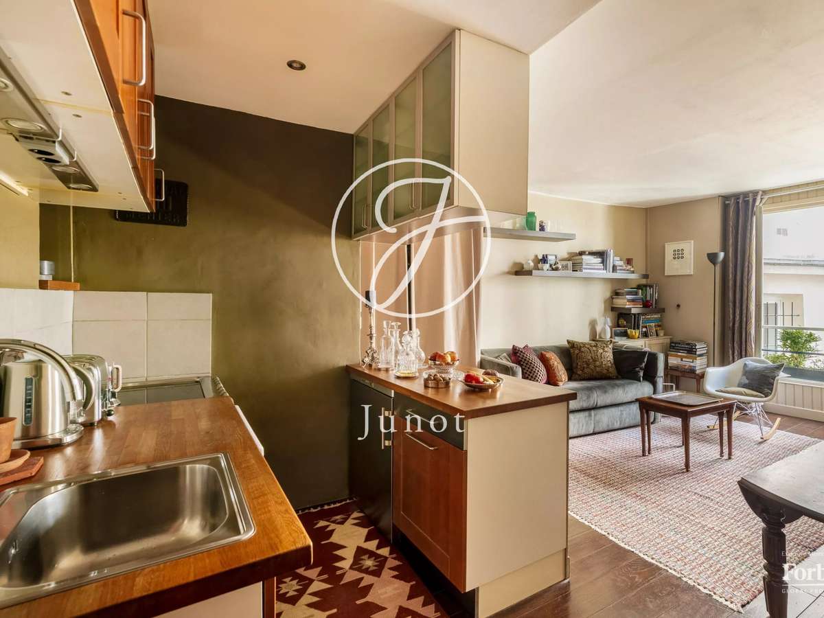 Apartment Paris 2e