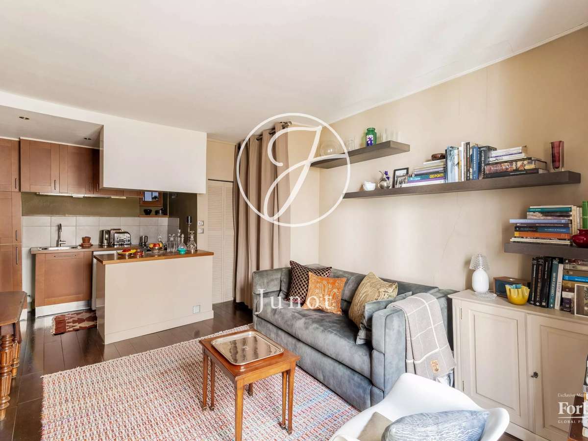 Apartment Paris 2e