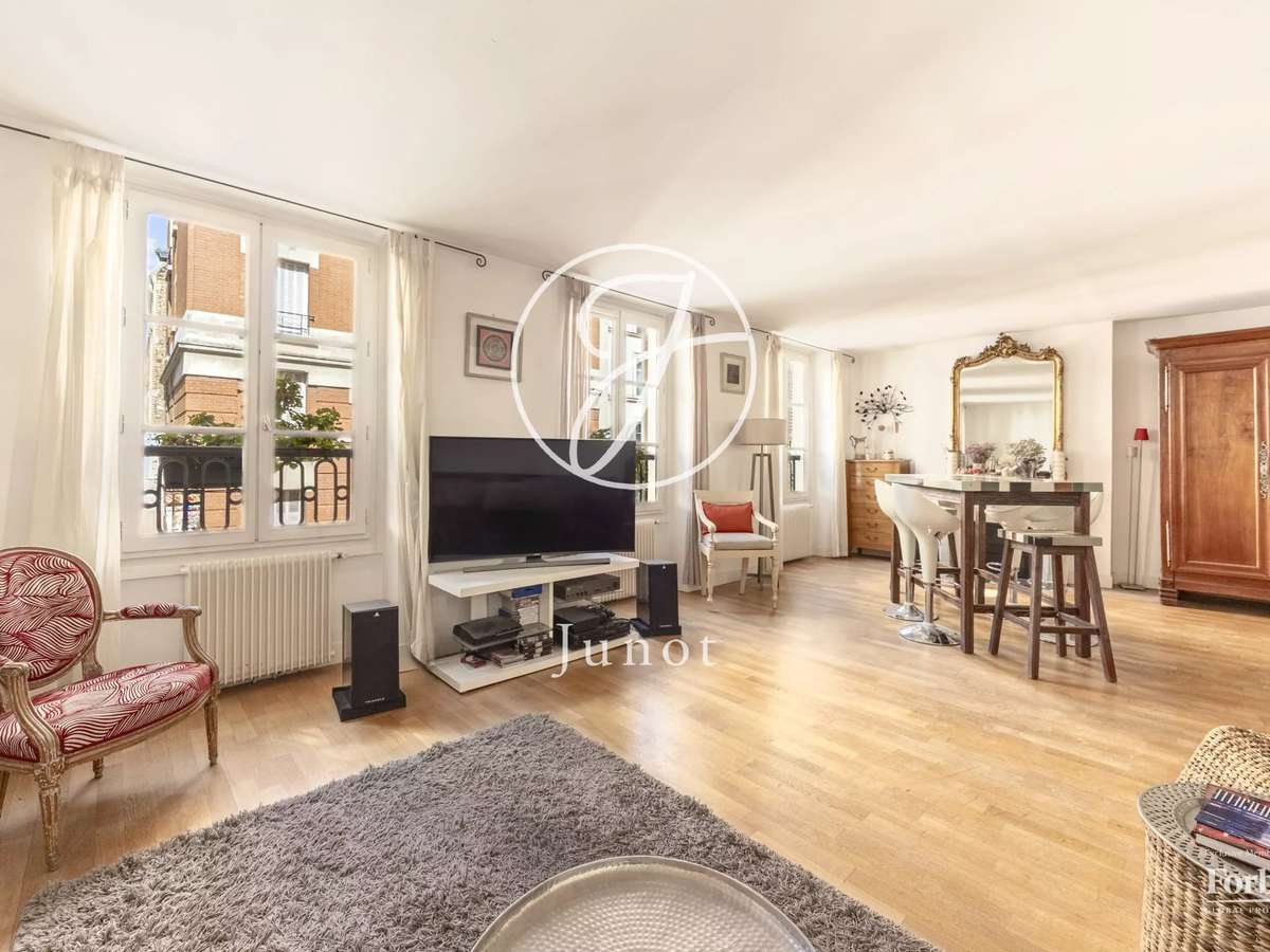 Apartment Paris 9e