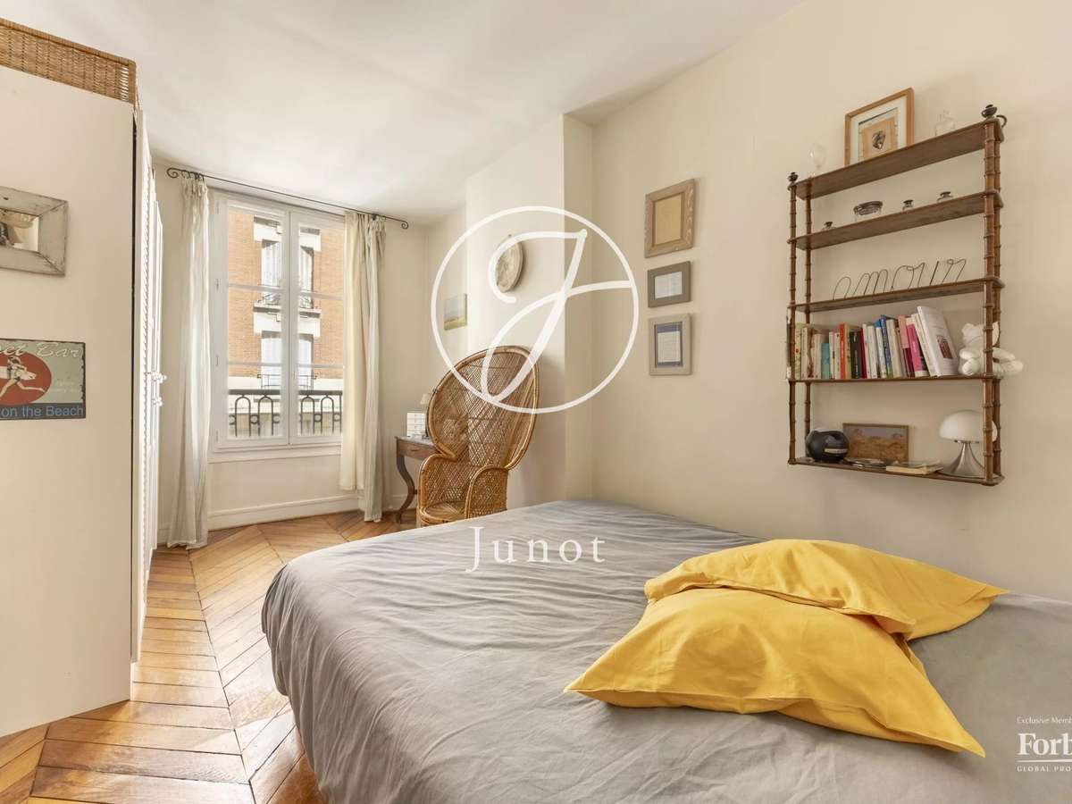 Apartment Paris 9e