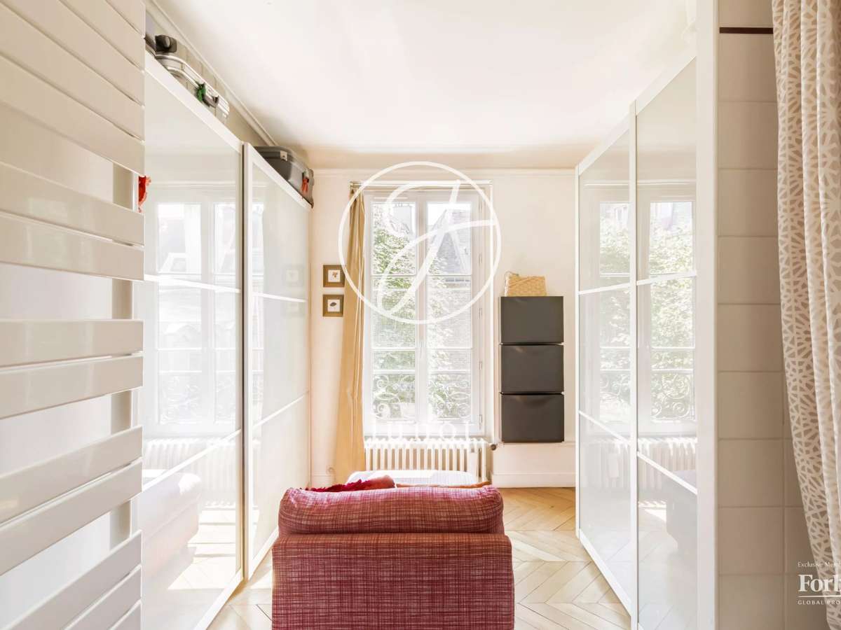 Apartment Paris 9e