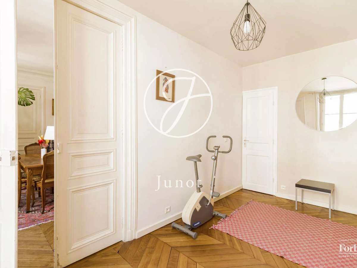 Apartment Paris 9e