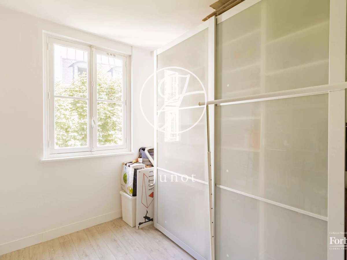 Apartment Paris 9e