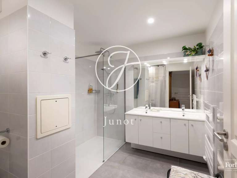 Apartment Paris 18e - 2 bedrooms - 87m²