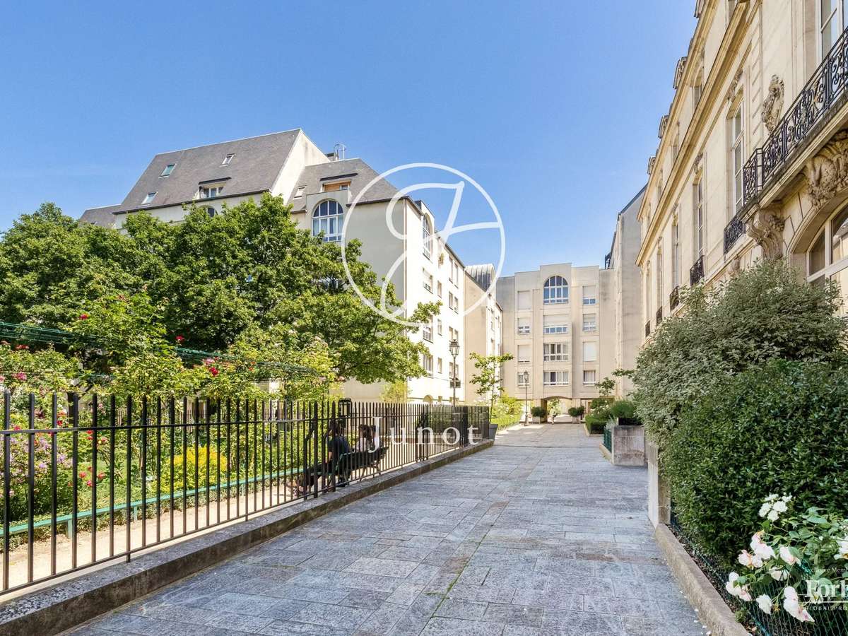 Apartment Paris 3e