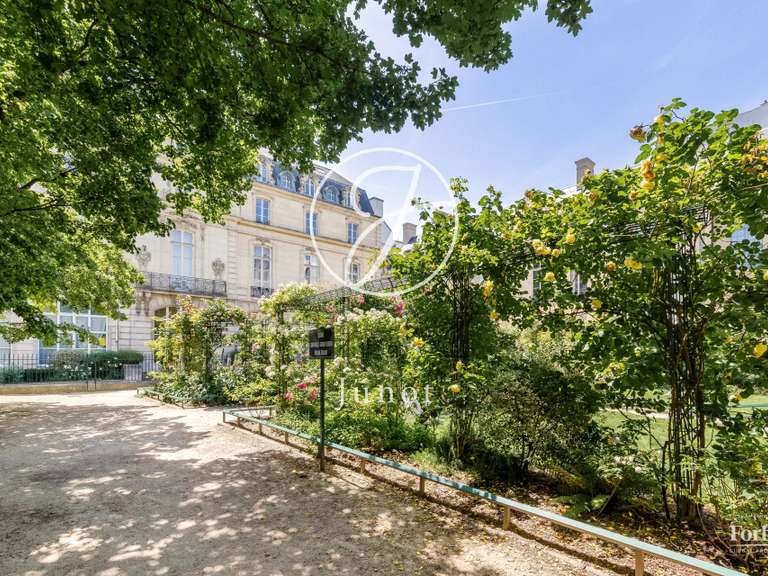 Appartement Paris 3e - 1 chambre - 63m²