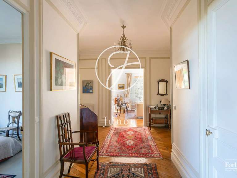 Appartement Paris 16e - 3 chambres - 153m²