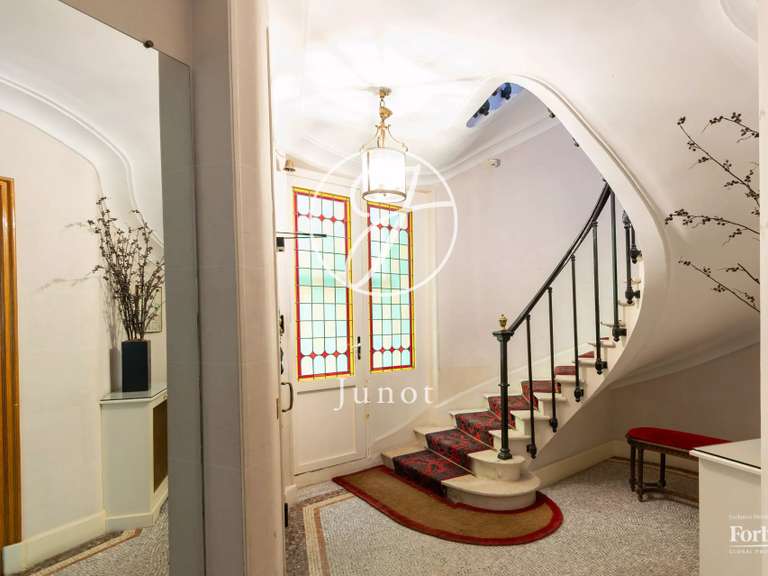 Appartement Paris 16e - 3 chambres - 153m²