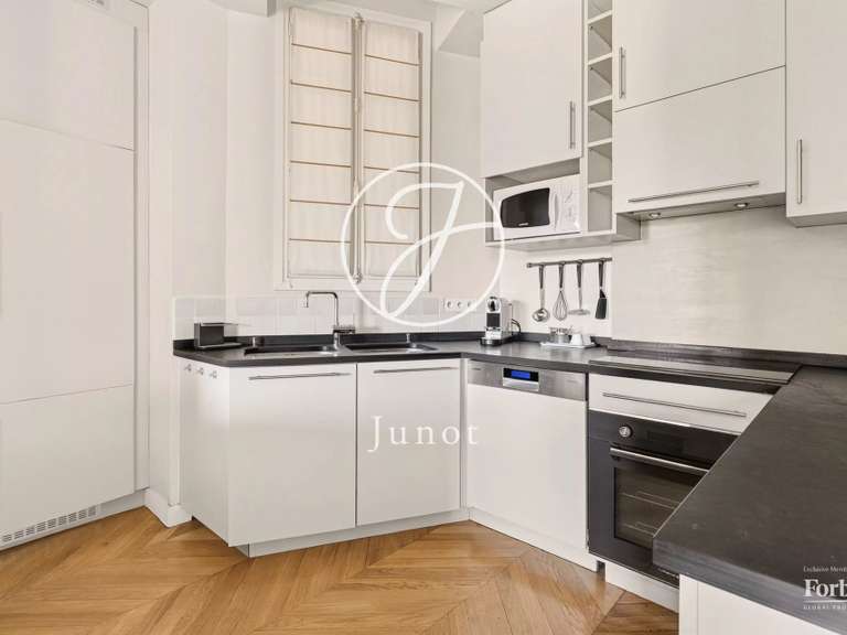 Appartement Paris 16e - 2 chambres - 117m²