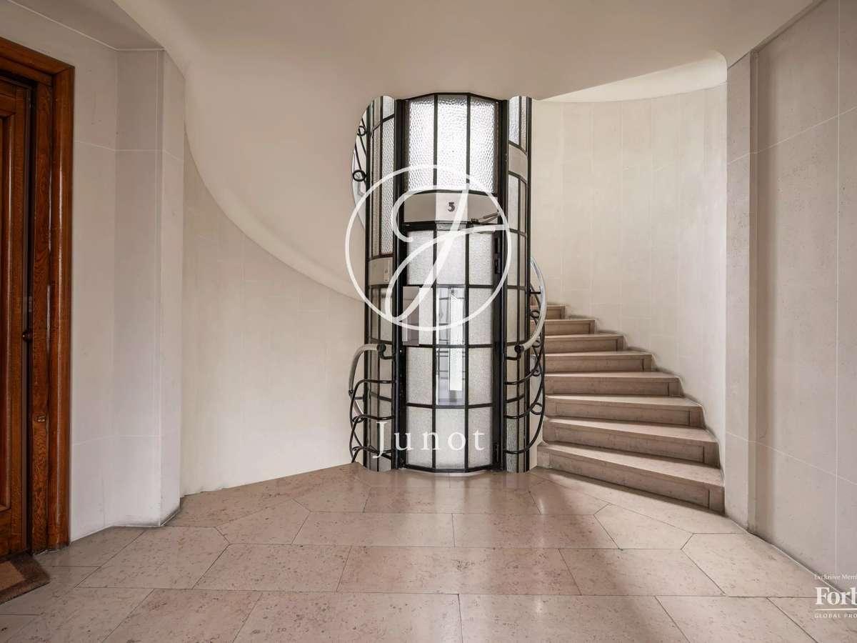 Apartment Paris 7e
