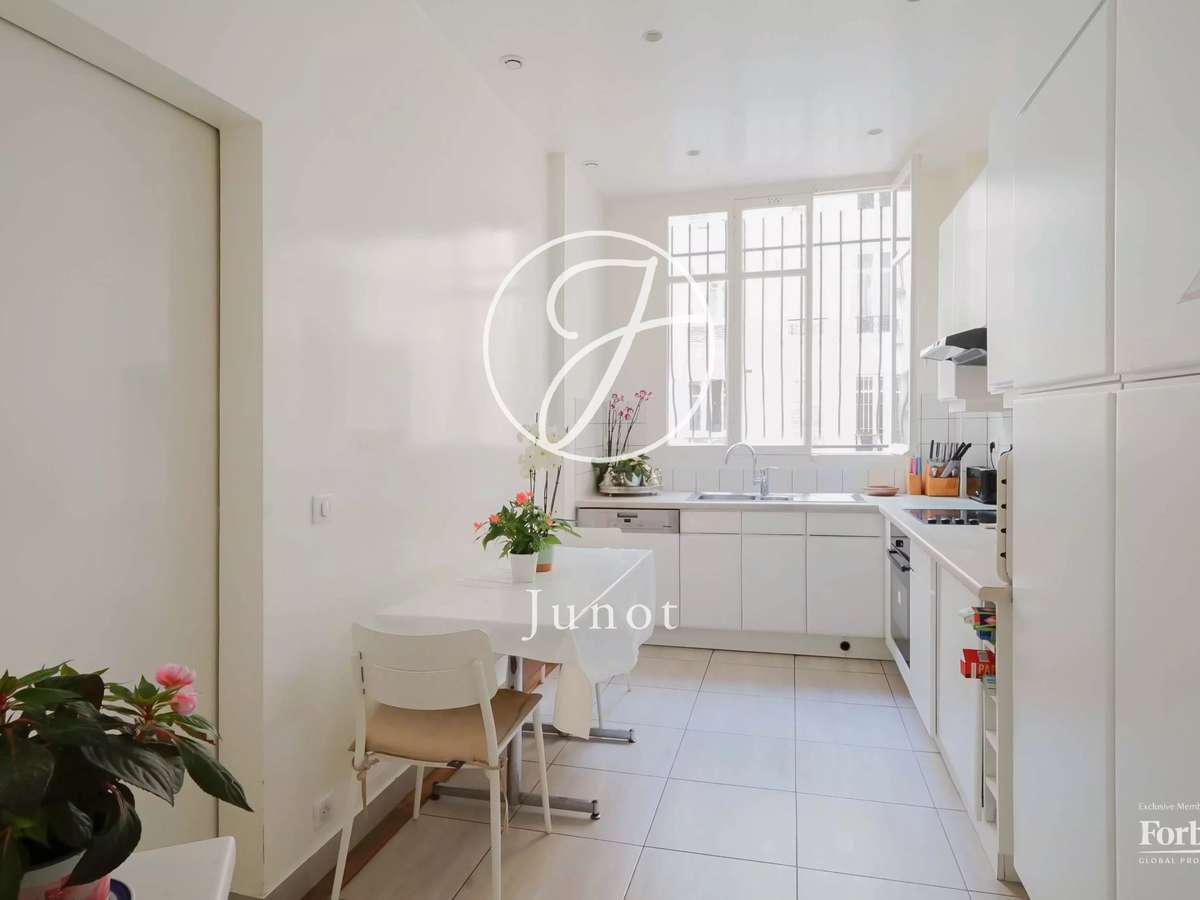 Apartment Paris 6e