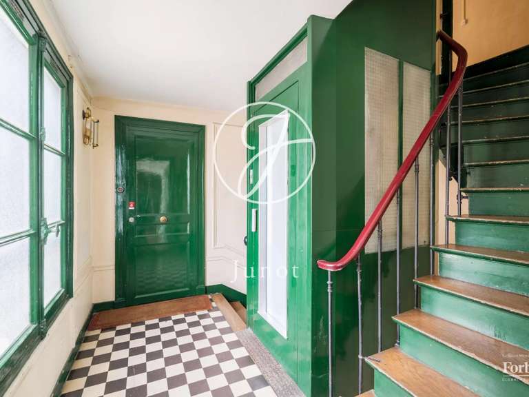 Appartement Paris 9e - 2 chambres - 67m²