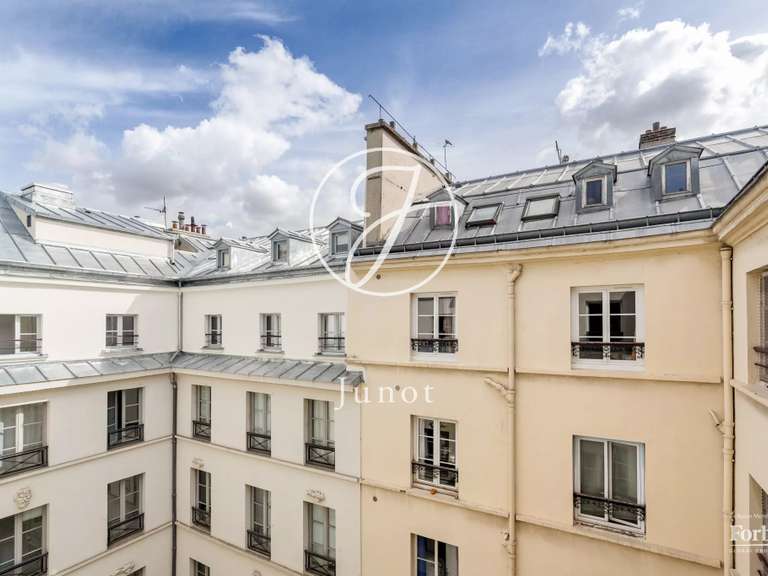 Appartement Paris 9e - 2 chambres - 67m²