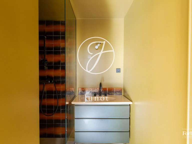 Appartement Paris 10e - 3 chambres - 115m²