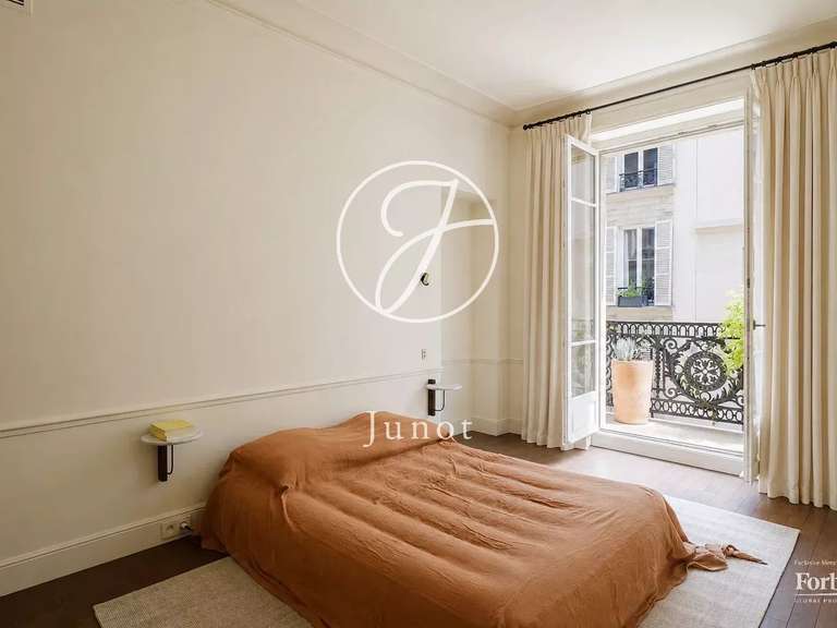 Appartement Paris 10e - 3 chambres - 156m²