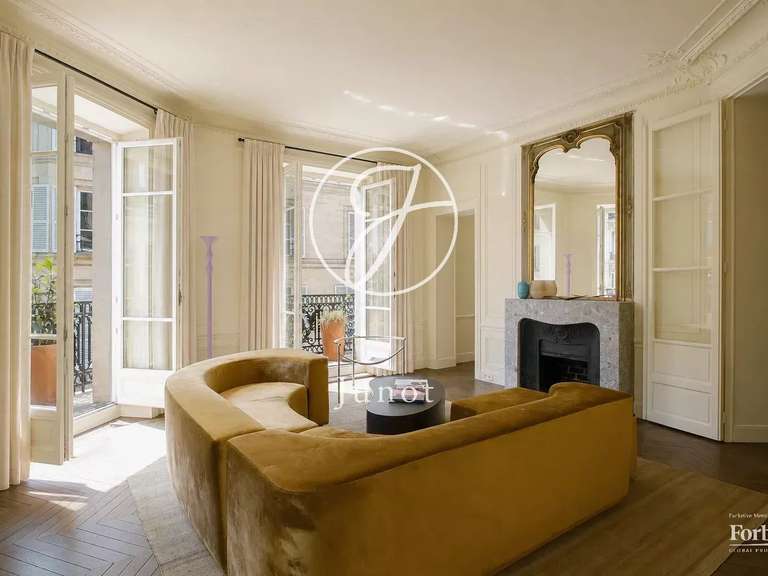 Appartement Paris 10e - 3 chambres - 156m²