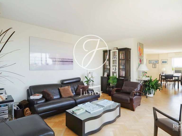 Appartement Paris 19e - 3 chambres - 146m²