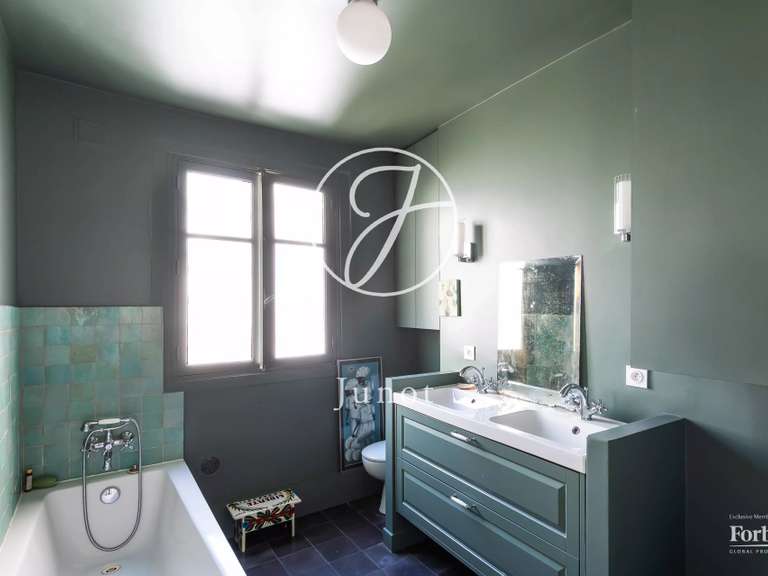 Appartement Paris 10e - 3 chambres - 117m²