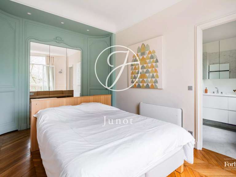 Appartement Paris 7e - 2 chambres - 107m²