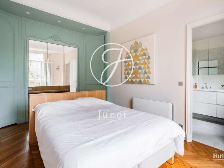Appartement Paris 7e - 2 chambres - 107m²