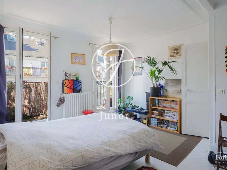 Appartement Paris 10e - 2 chambres - 115m²