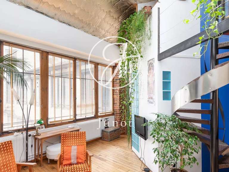Appartement Paris 10e - 2 chambres - 81m²