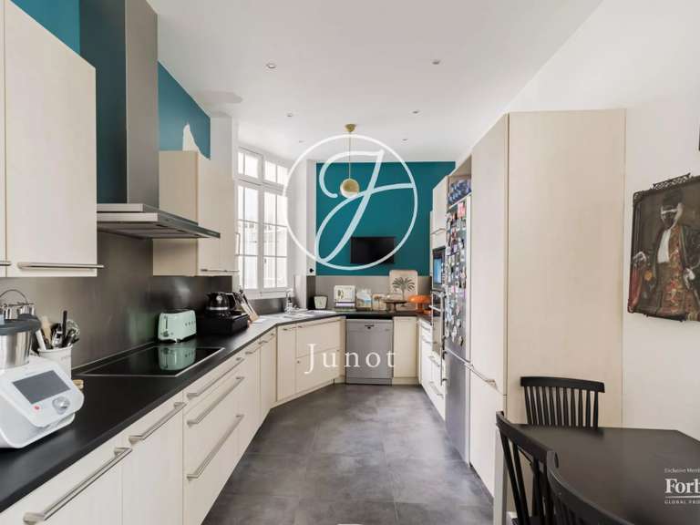 Appartement Paris 8e - 5 chambres - 166m²