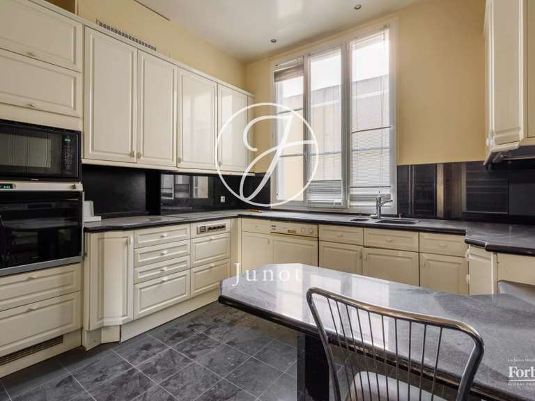Appartement Paris 17e - 3 chambres - 170m²