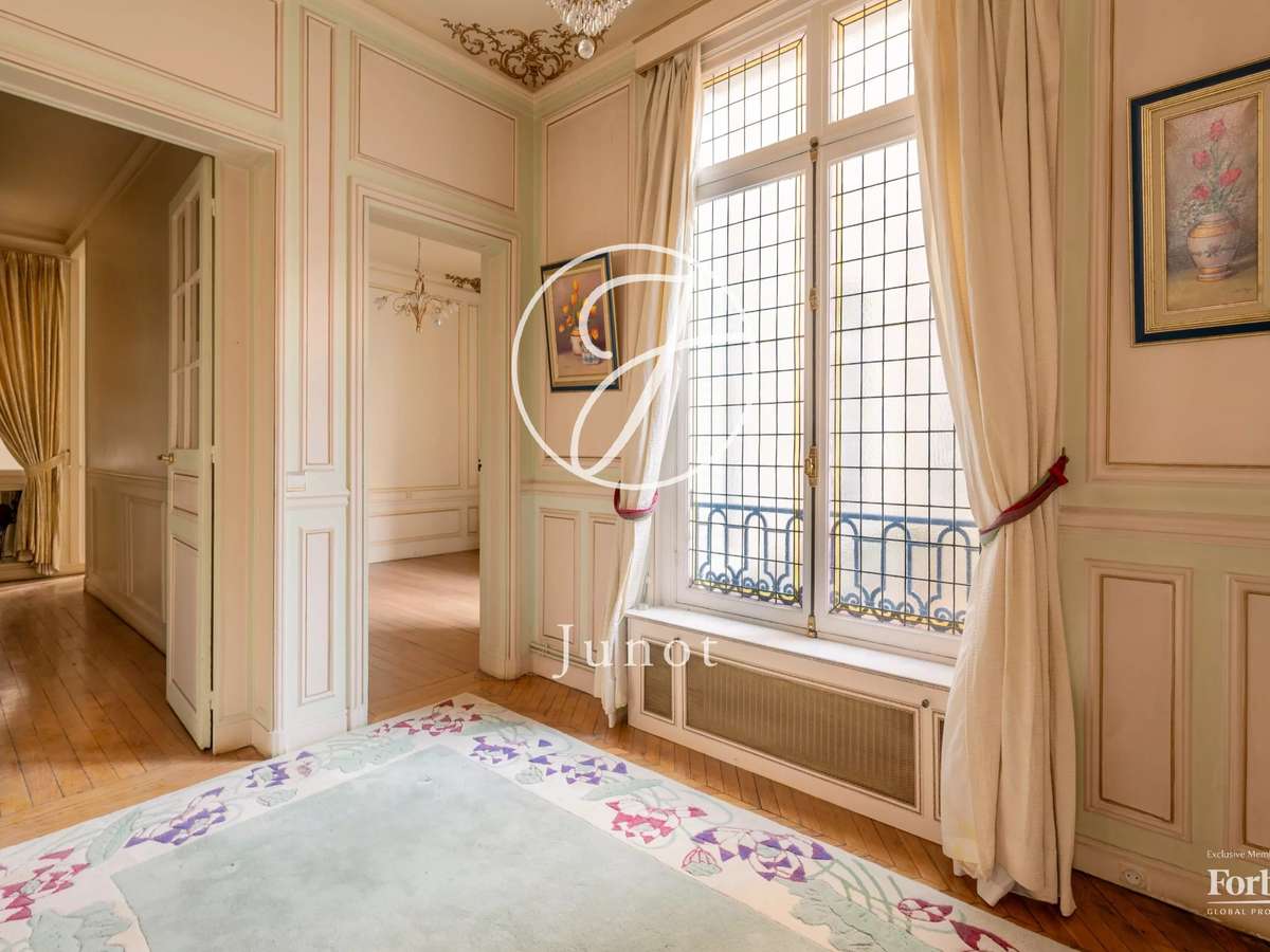 Apartment Paris 17e