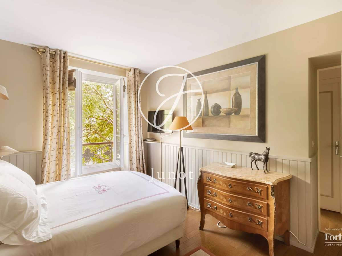 Apartment Paris 17e