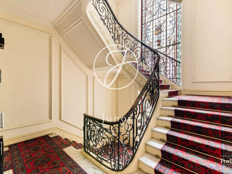 Appartement Paris 8e - 4 chambres - 249m²